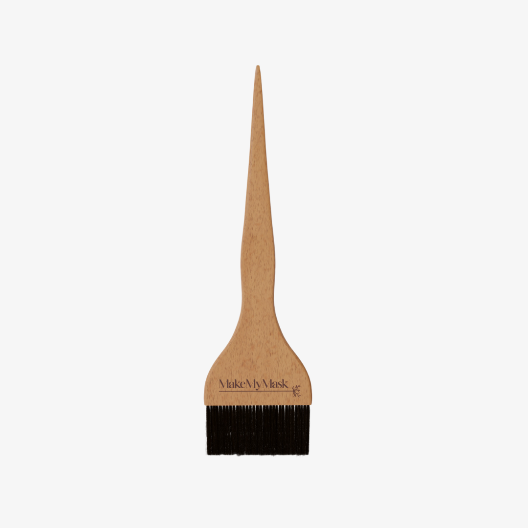 makemymask_brush_coloring_wood_application_precise_mask.jpg